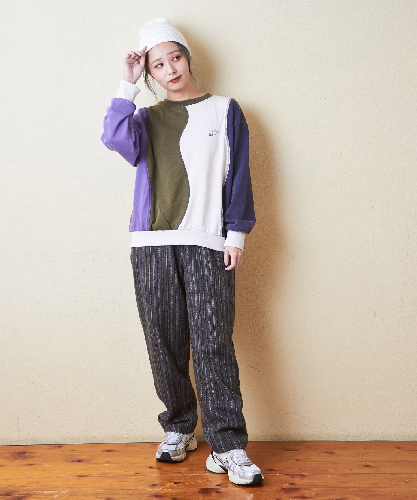 Women Crew Neck Color Block Patchwork Design Sweatshir